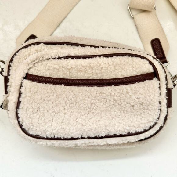 Laundry by Shelli Segal Cream Sherpa Fanny Pack Belt Bag - Picture 9 of 11